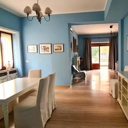 Exclusive 230m2 With Terrace And Panoramic Balcony 아파트 로마